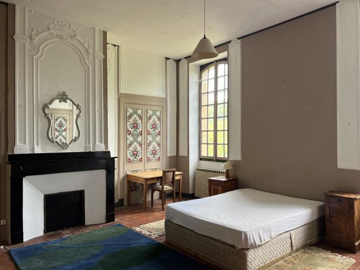 Image No.16-5 Bed Property for sale