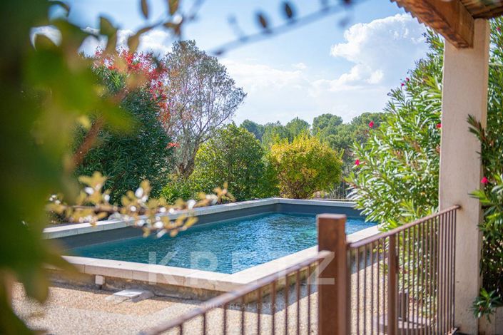 Image No.19-6 Bed House for sale