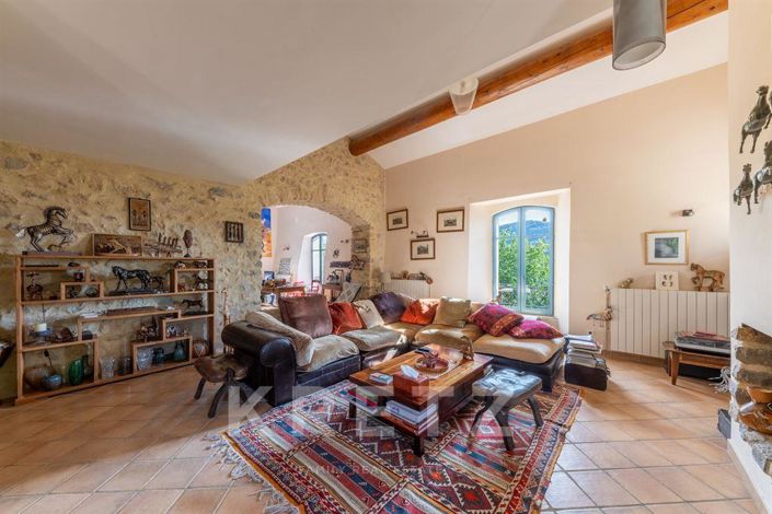 Image No.6-6 Bed House for sale