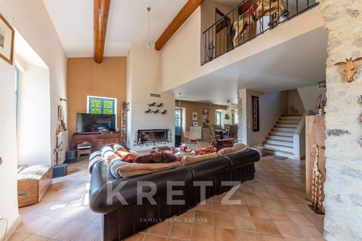 Image No.7-6 Bed House for sale