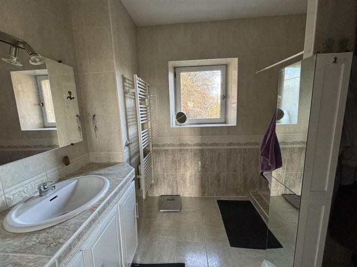 Image No.16-3 Bed House for sale