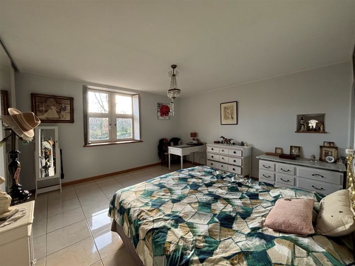 Image No.17-3 Bed House for sale