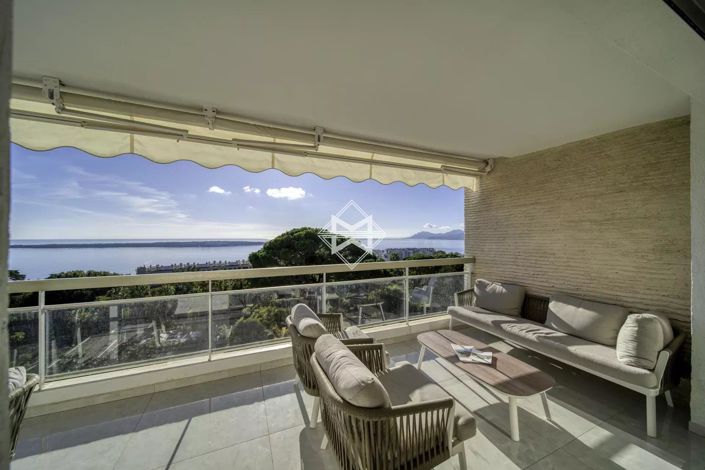 Image No.2-Appartement de 2 chambres à vendre à Cannes