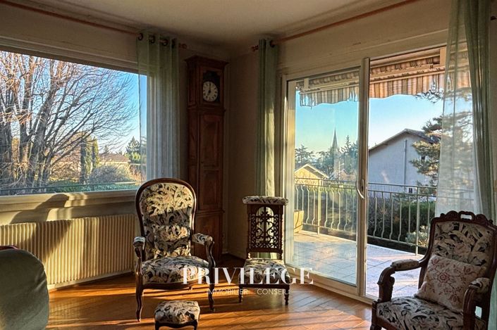 Image No.10-5 Bed House for sale