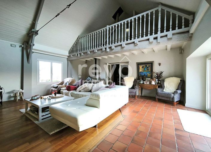 Image No.2-5 Bed House for sale