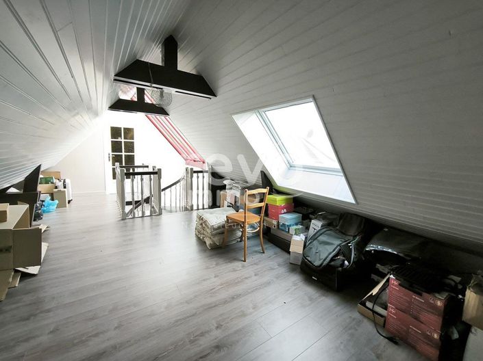 Image No.8-5 Bed House for sale