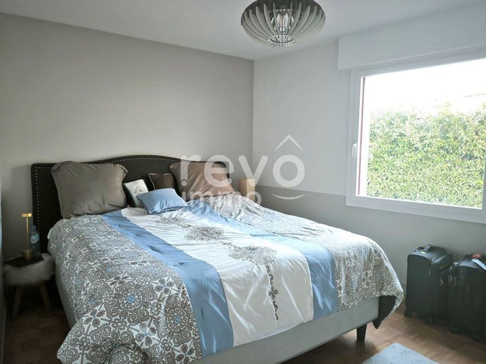 Image No.9-5 Bed House for sale