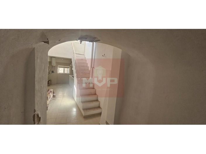 Image No.12-2 Bed House for sale