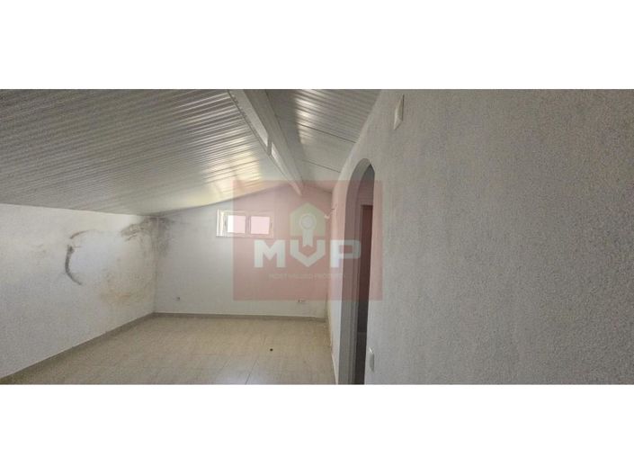 Image No.18-2 Bed House for sale