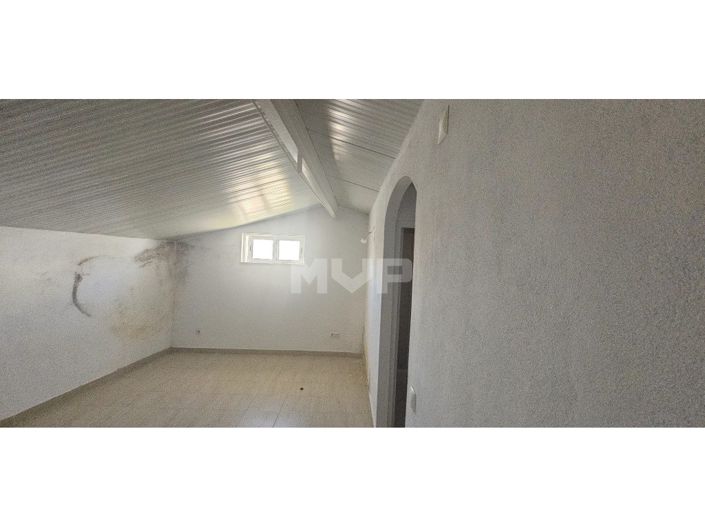 Image No.20-2 Bed House for sale
