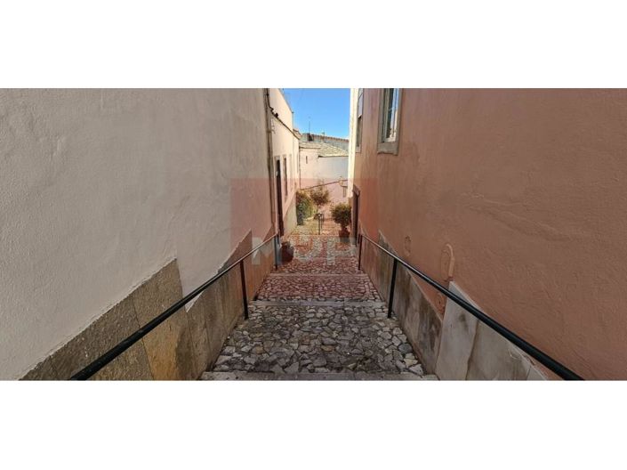 Image No.25-2 Bed House for sale