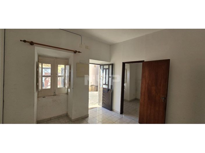 Image No.3-2 Bed House for sale