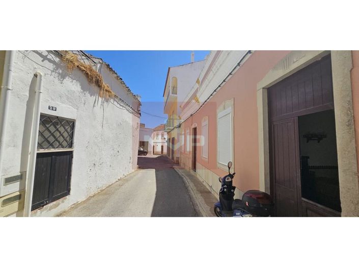 Image No.4-2 Bed House for sale