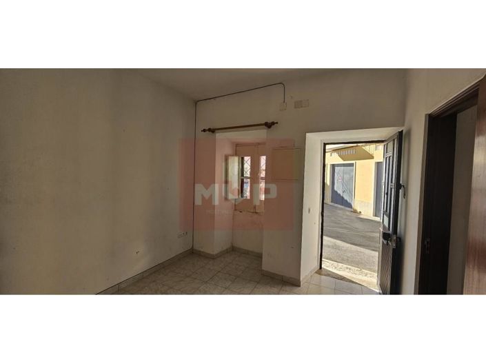 Image No.40-2 Bed House for sale