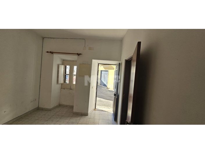 Image No.40-2 Bed House for sale
