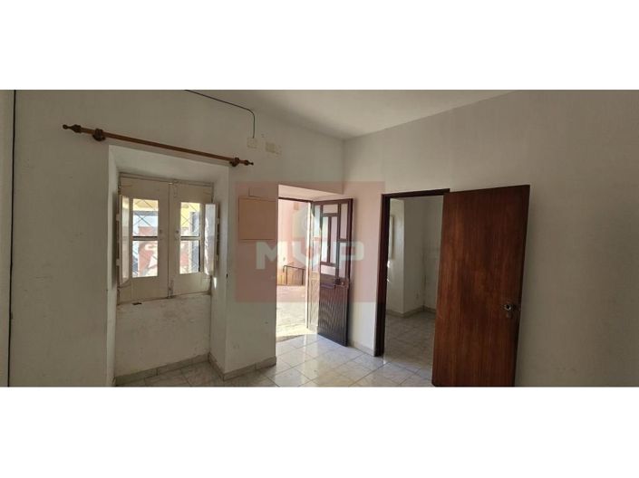 Image No.41-2 Bed House for sale