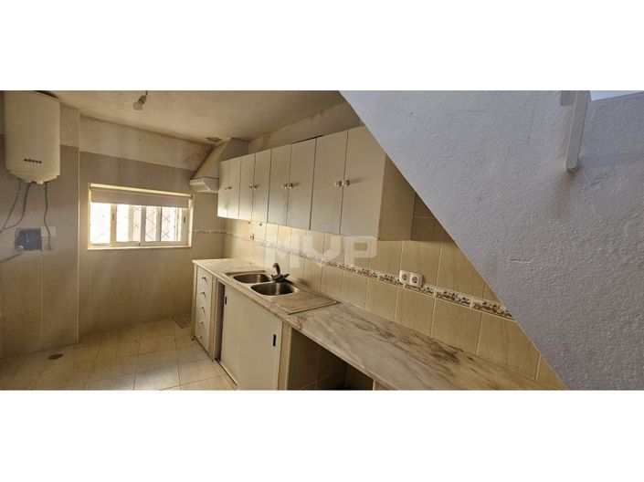 Image No.41-2 Bed House for sale