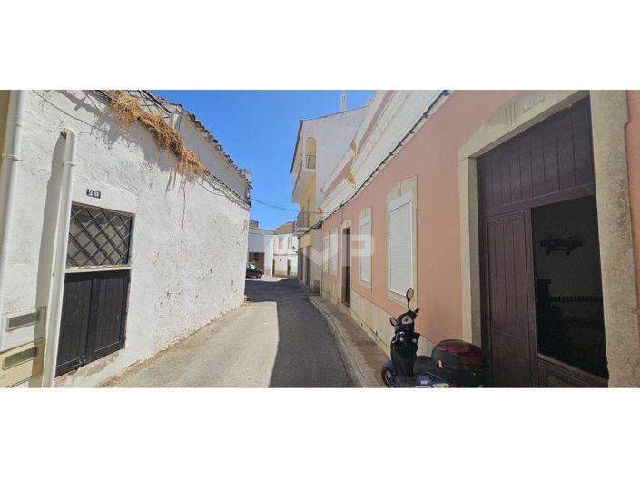Image No.9-2 Bed House for sale