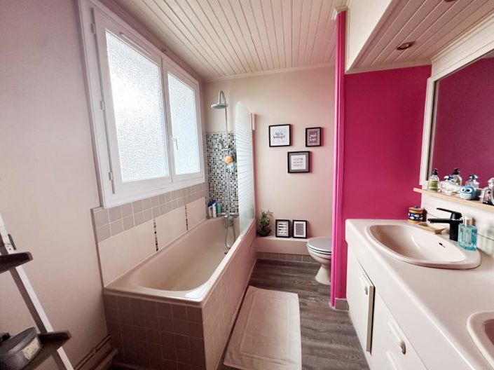 Image No.9-3 Bed House for sale