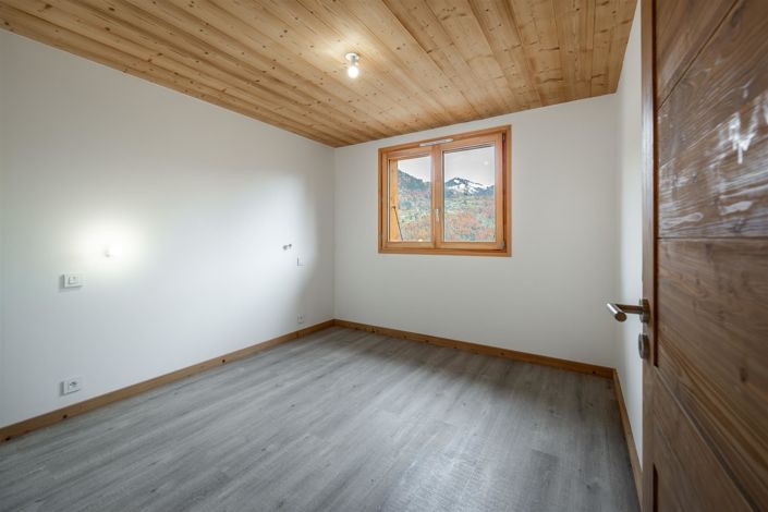 Image No.6-3 Bed House for sale