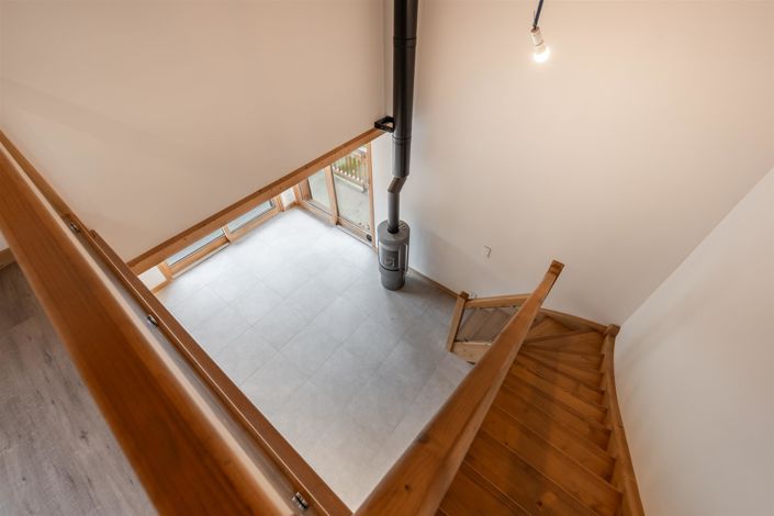 Image No.8-3 Bed House for sale