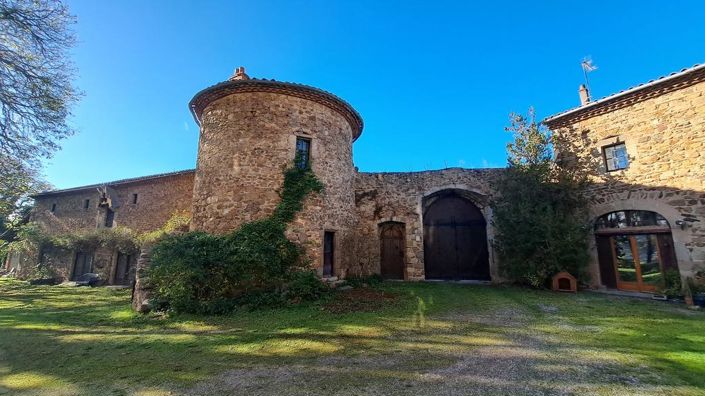 Image No.17-23 Bed Property for sale