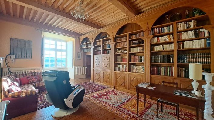 Image No.14-15 Bed Property for sale