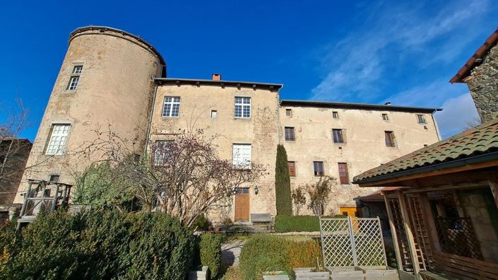 Image No.2-Propriété de 15 chambres à vendre à Saint-Germain-l'Herm
