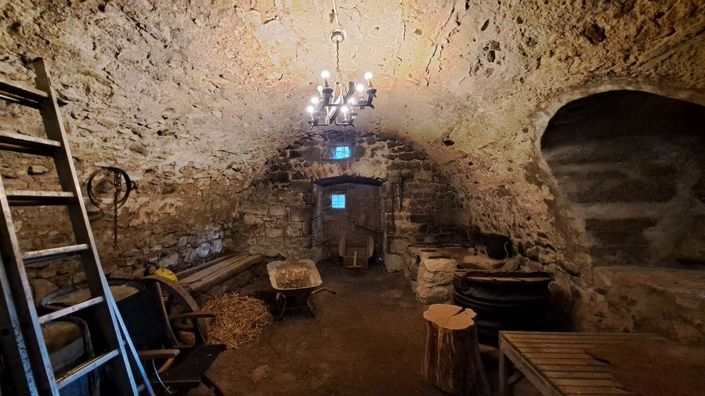 Image No.20-15 Bed Property for sale