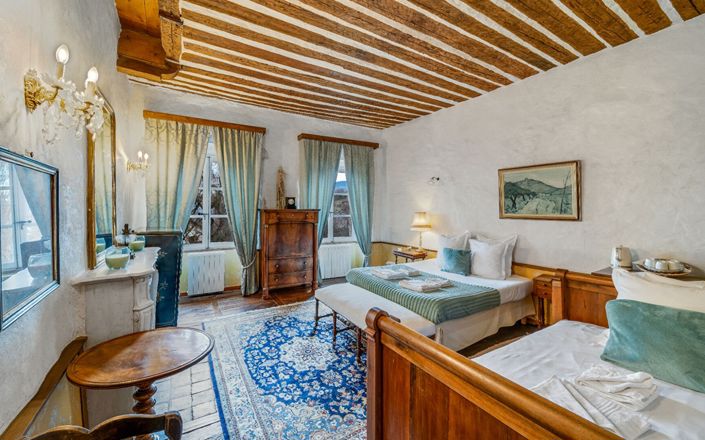 Image No.16-7 Bed Property for sale