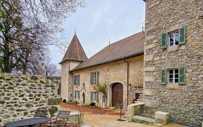 Image No.5-7 Bed Property for sale