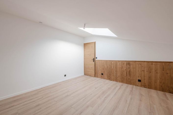 Image No.13-4 Bed Apartment for sale