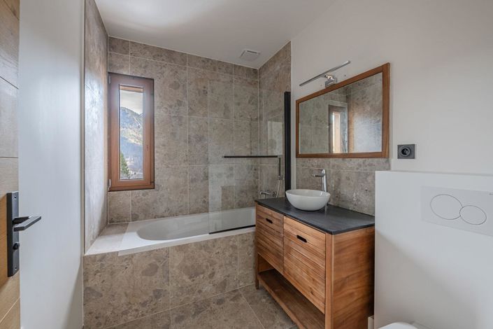 Image No.11-3 Bed Apartment for sale