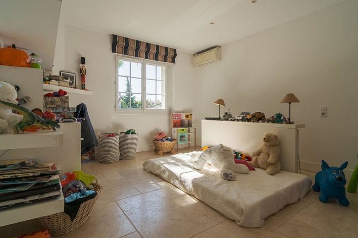 Image No.17-3 Bed House for sale