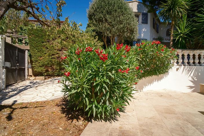 Image No.6-3 Bed House for sale