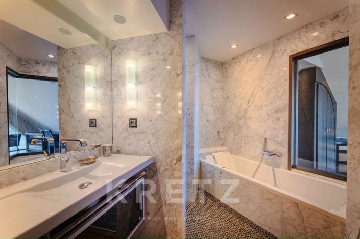 Image No.10-4 Bed Property for sale