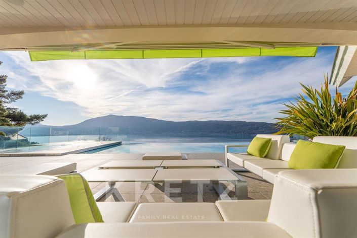 Image No.11-4 Bed Property for sale