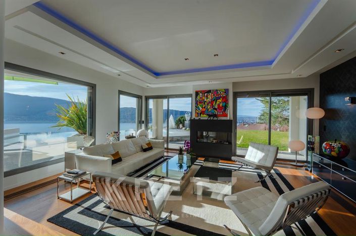 Image No.2-4 Bed Property for sale