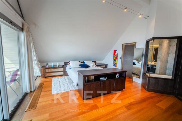 Image No.8-4 Bed Property for sale