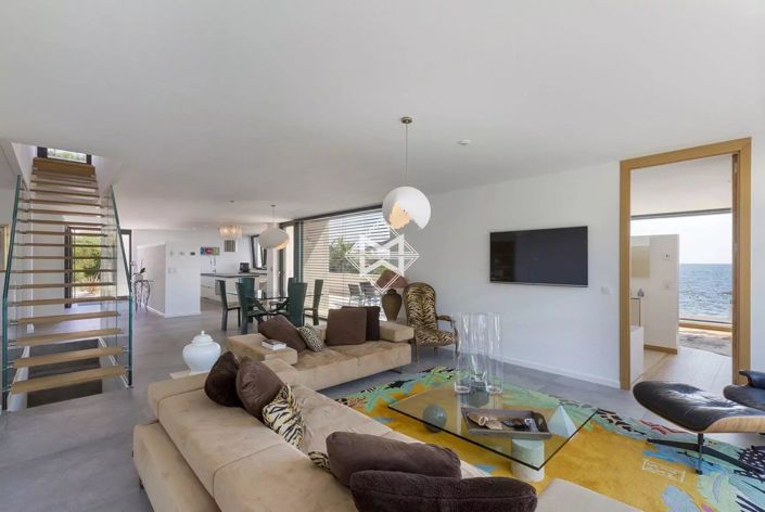 Image No.5-5 Bed House for sale