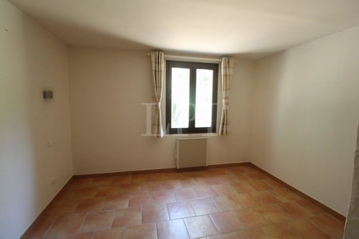 Image No.11-4 Bed House for sale