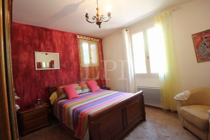 Image No.11-4 Bed House for sale