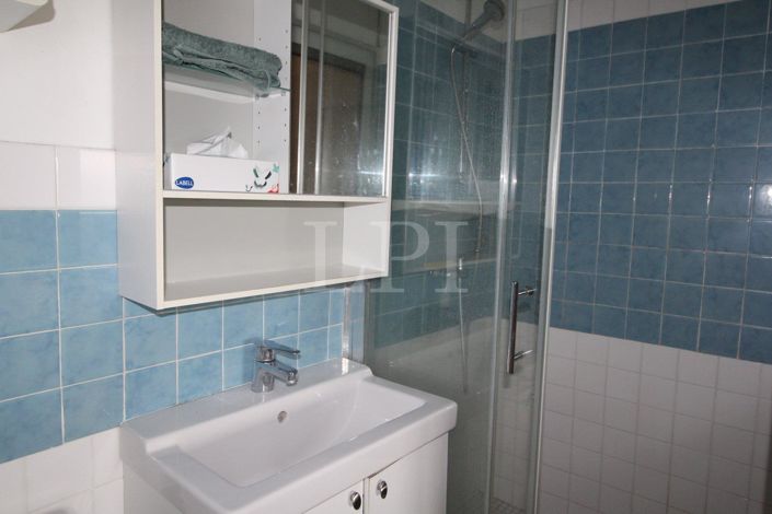 Image No.5-1 Bed House for sale