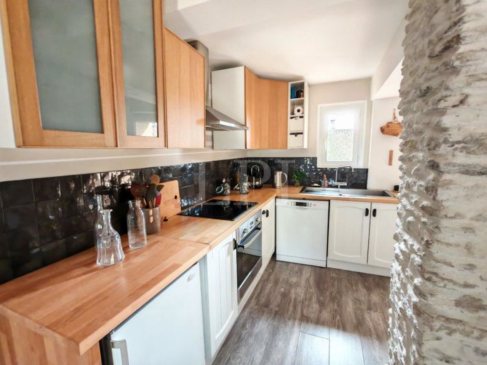 Image No.8-2 Bed House for sale