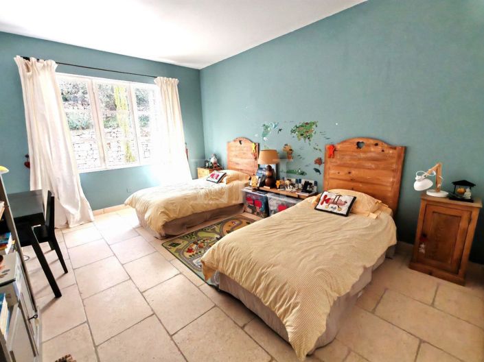 Image No.12-4 Bed House for sale