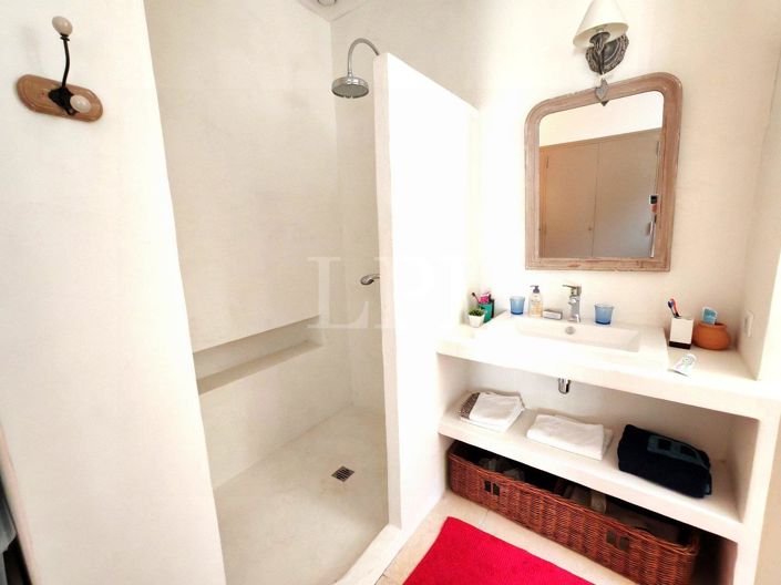 Image No.13-4 Bed House for sale