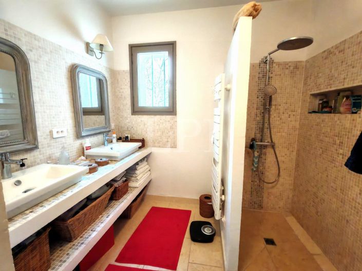 Image No.16-4 Bed House for sale