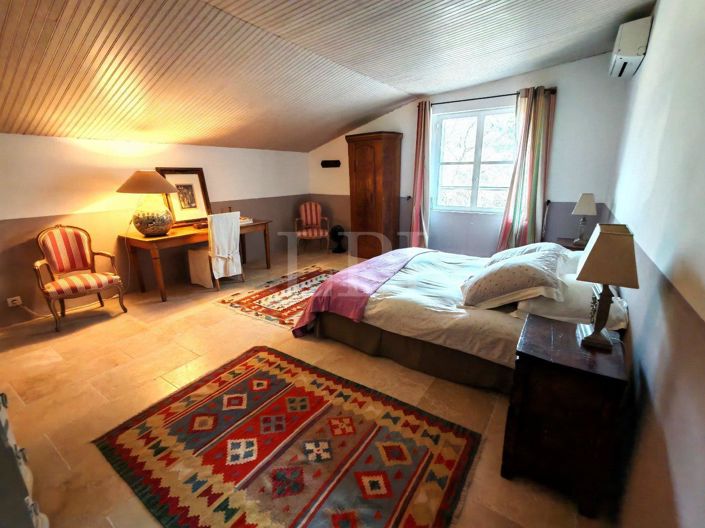 Image No.17-4 Bed House for sale