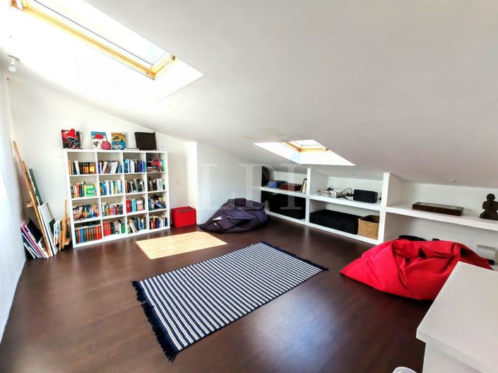 Image No.20-4 Bed House for sale