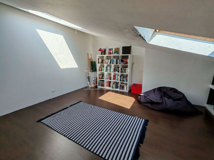 Image No.21-4 Bed House for sale